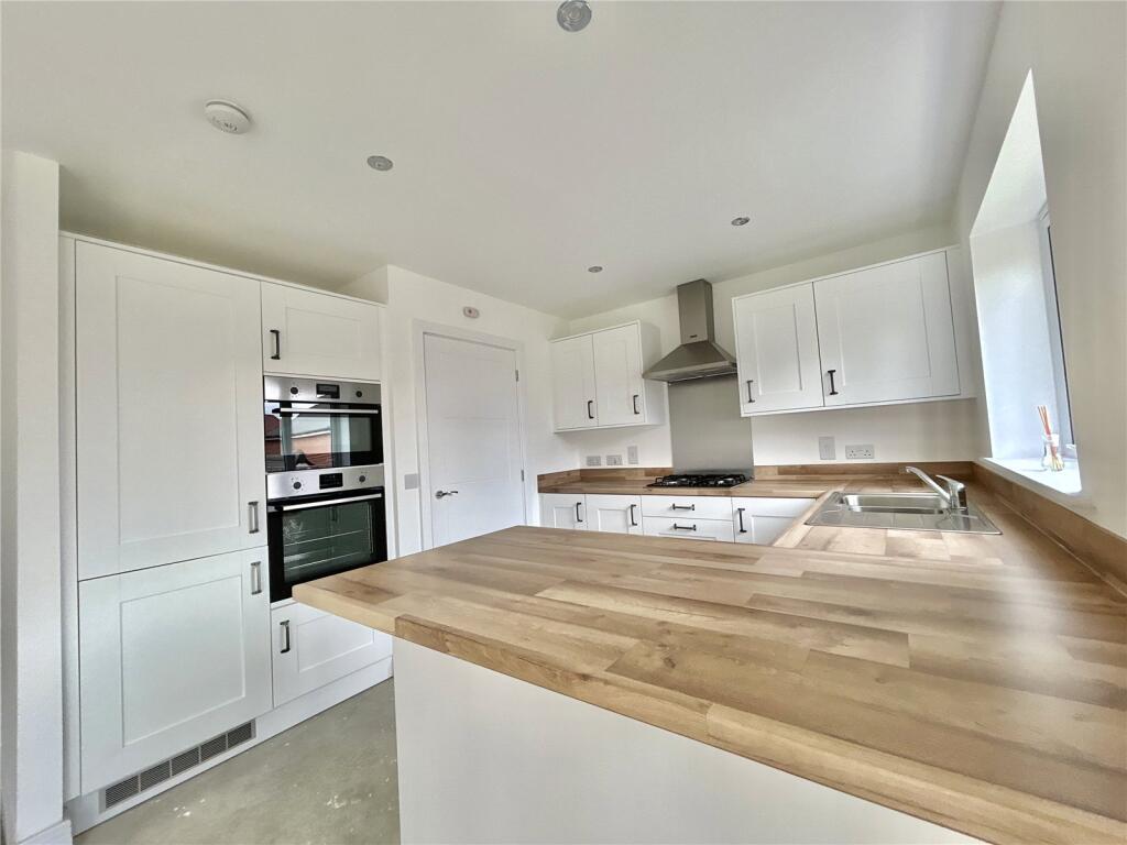 Citadel Grove, Blandford St. Mary, Blandford Forum, Dorset, DT11 - View 3