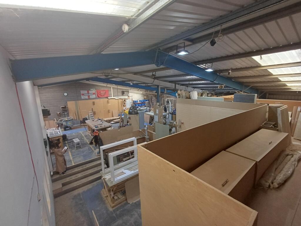 Photo 12