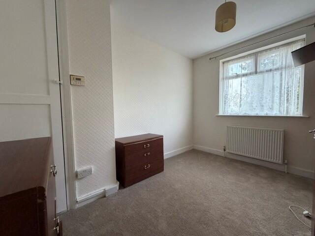 House in Luton - View 2