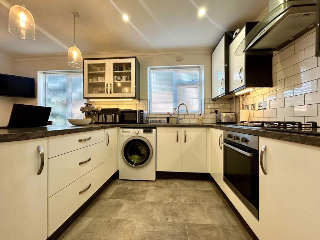 Quinton Drive, Bradwell, Milton Keynes, MK13 photo 4