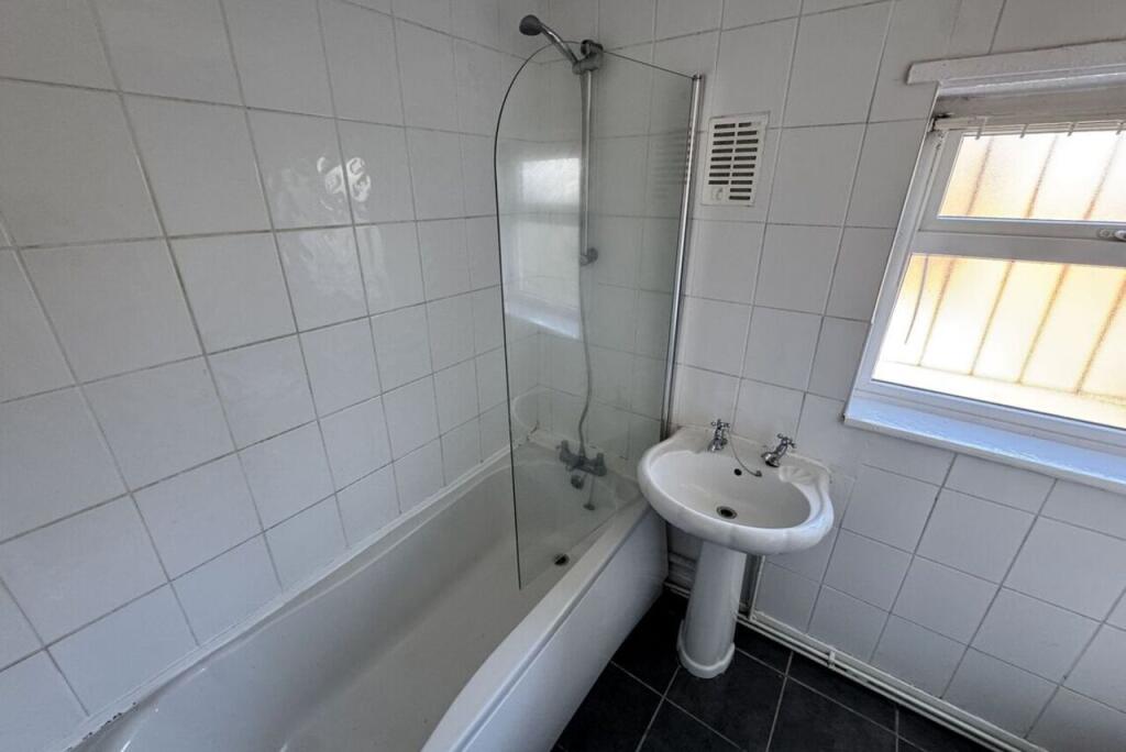 House in Wirral, Liverpool City Region - More