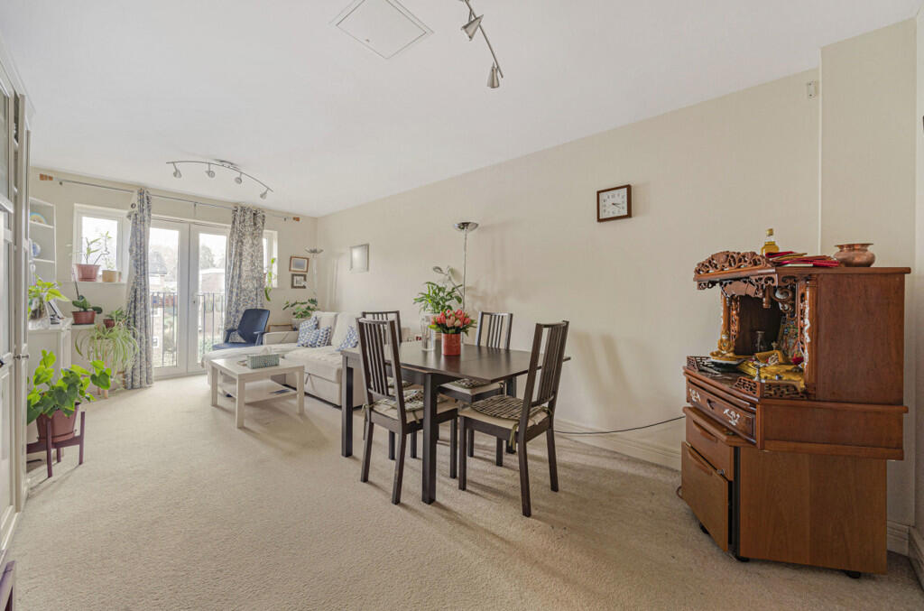 Apartment in London, Royal Borough of Kingston upon Thames - View 2