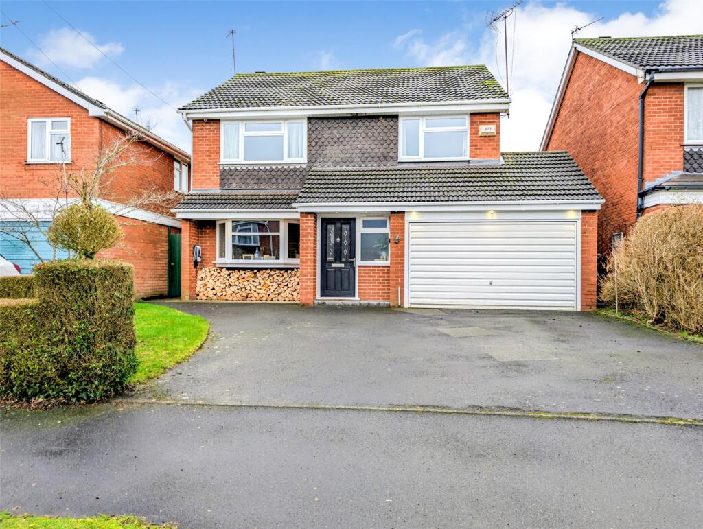4-bed detached on Harriers Green, Kidderminster, Worcestershire, £435,000