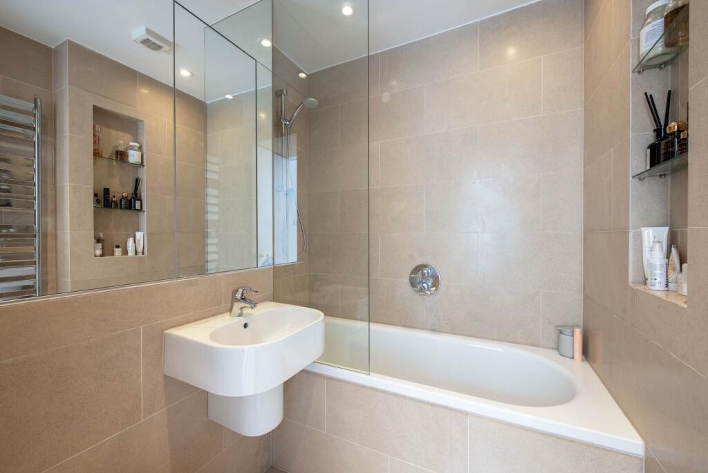 Apartment in London, Brompton - More