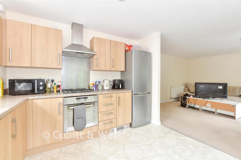 Apartment in Horsham, Pulborough - View 4