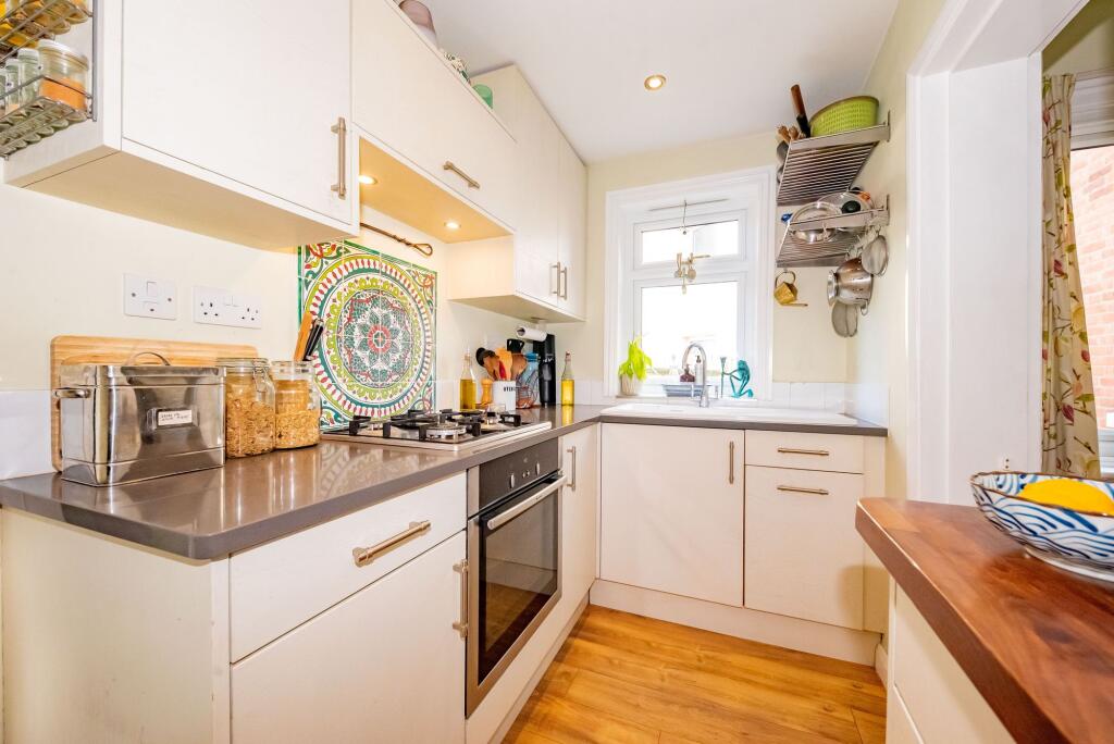 House in Guildford - View 4