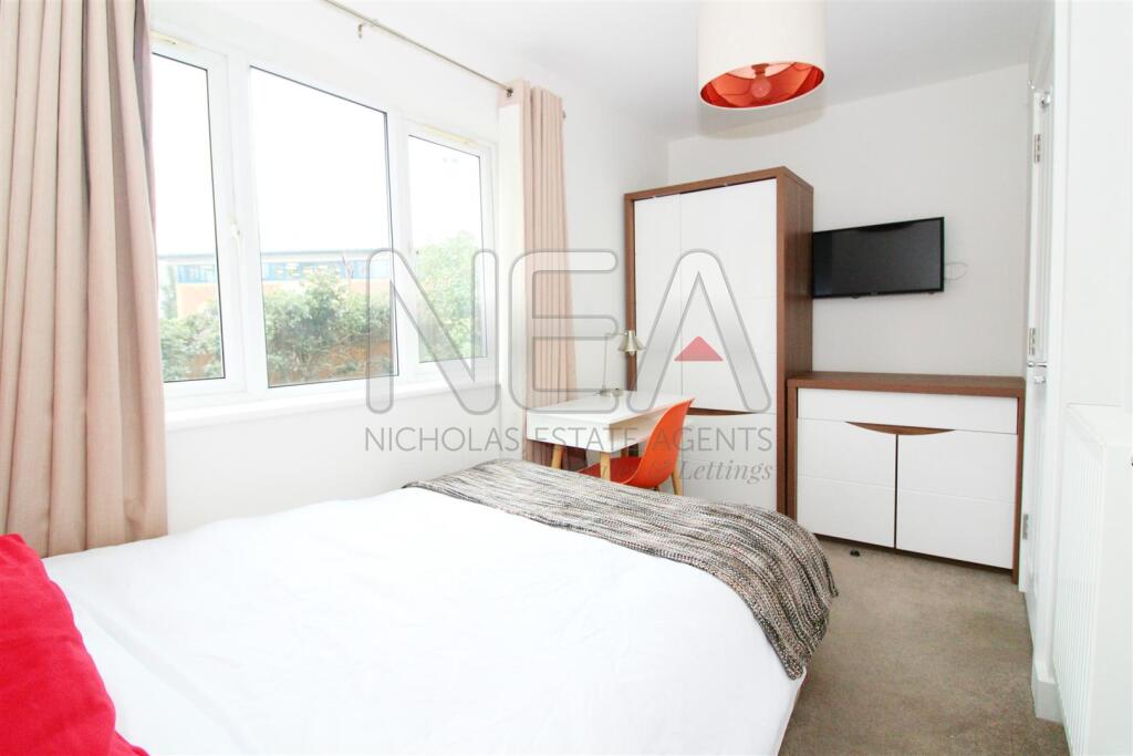 House in Reading - View 2