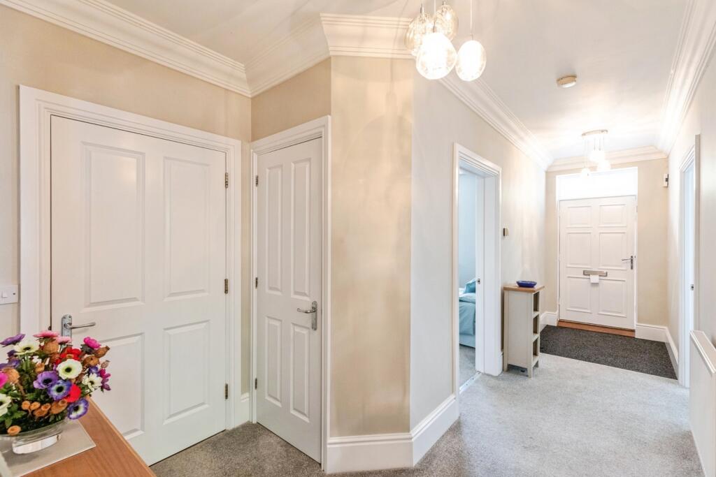 Apartment in Upton, St Crispin's - View 2