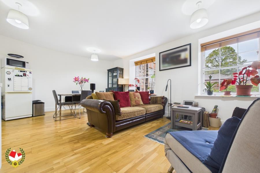 Apartment in Gloucester - View 5