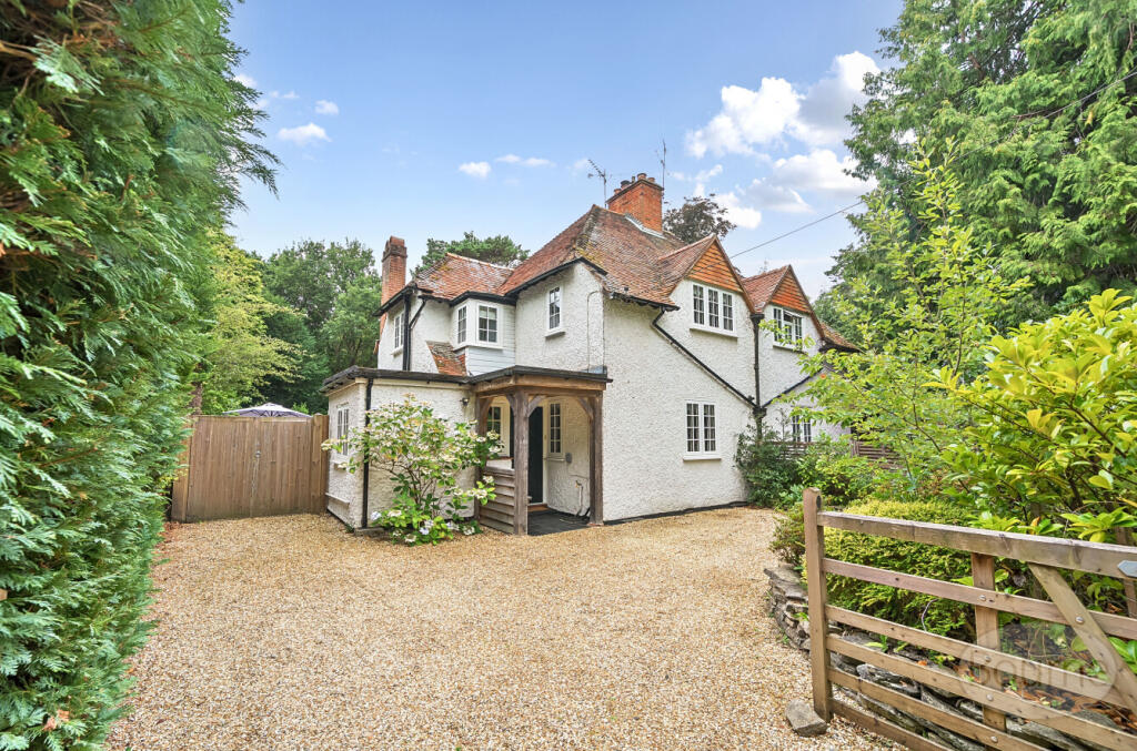 Main image of property: Littleworth Road, The Sands, Farnham, Surrey, GU10