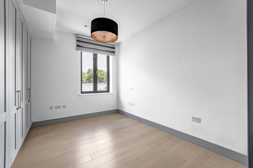 Apartment in London - More