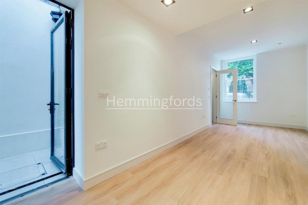 House in London - View 5