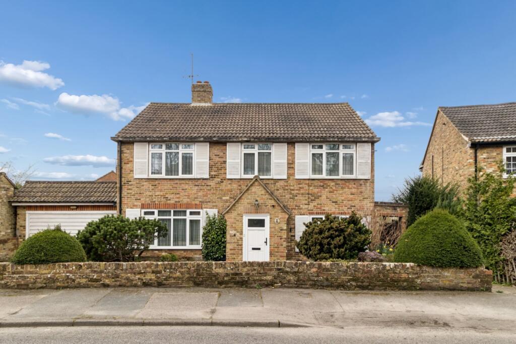 Main image of property: Robins Orchard, Chalfont St. Peter, Buckinghamshire, SL9