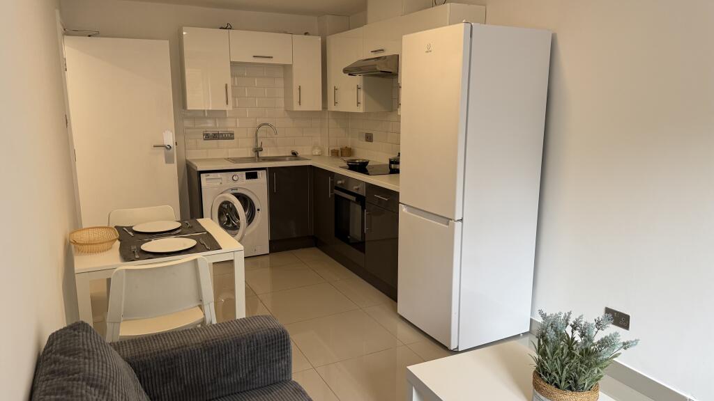 Main image of property: Flat 34, 205 Clarendon Road, Leeds, LS2 9DU
