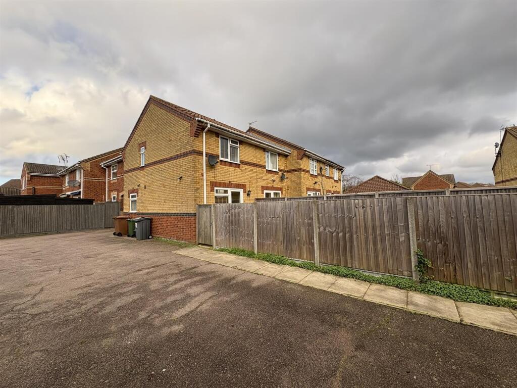 Main image of property: Augustus Gate, Stevenage, Stevenage