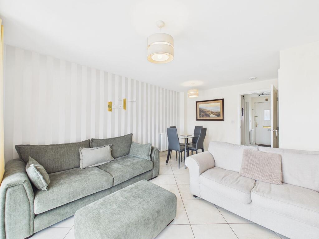 House in Gedling, Redhill - More
