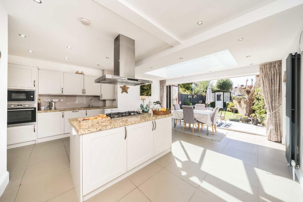 House in London - View 2