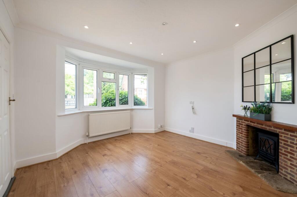 House in Redhill, Earlswood - More