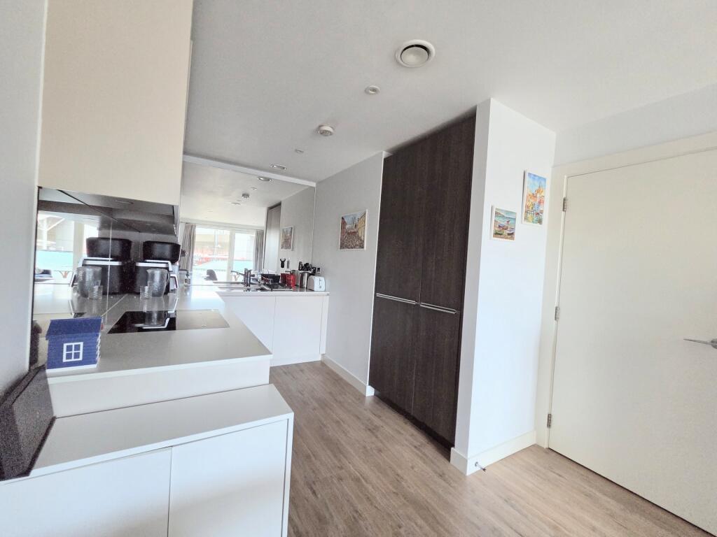 Apartment in London - View 2