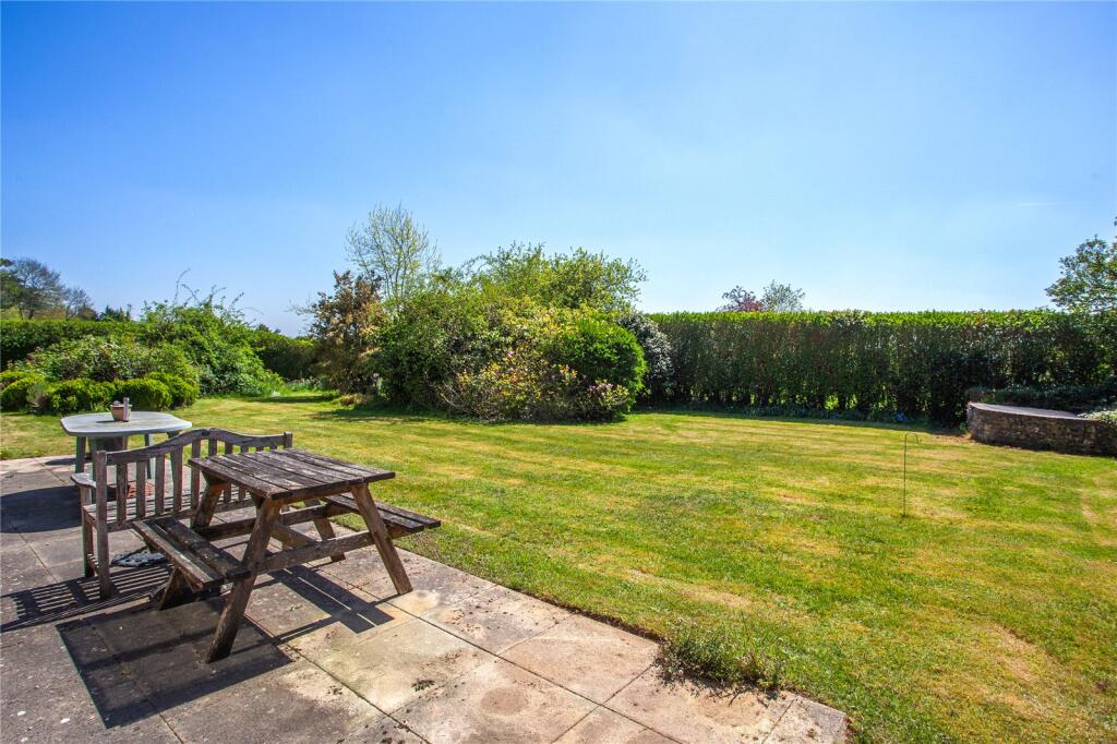 House in South Oxfordshire, Rotherfield Greys - More