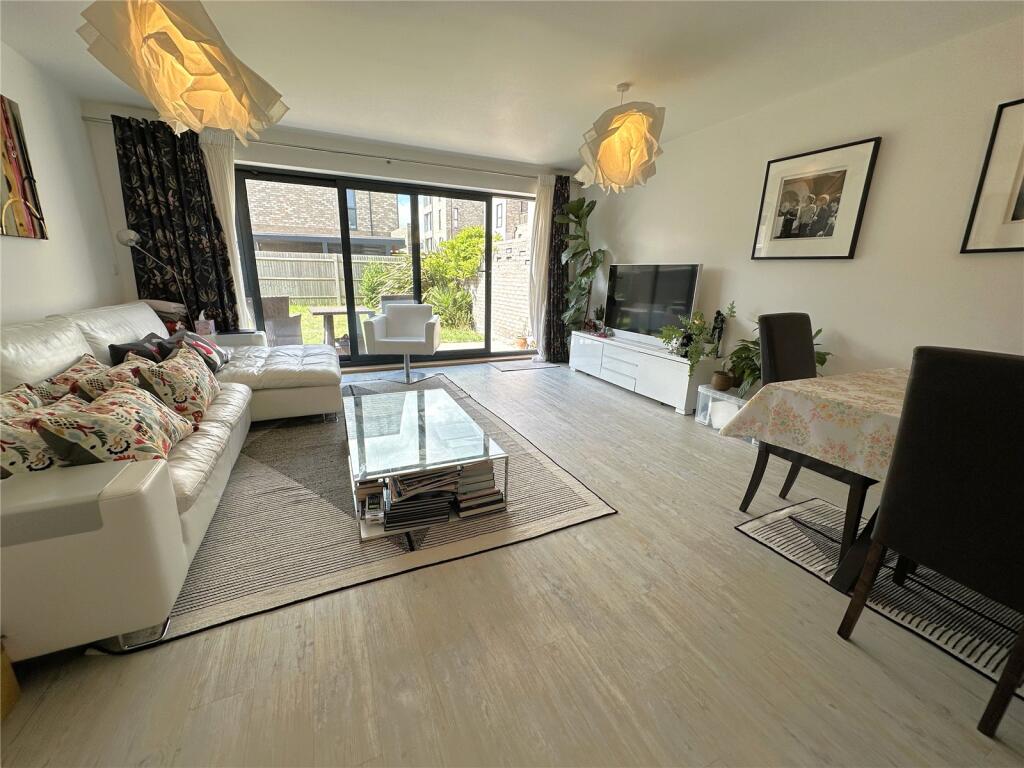 House in Eastbourne, Langney Point, Sovereign Harbour - View 2