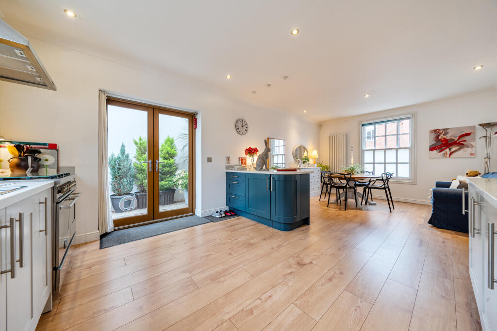 House in Taunton - View 5