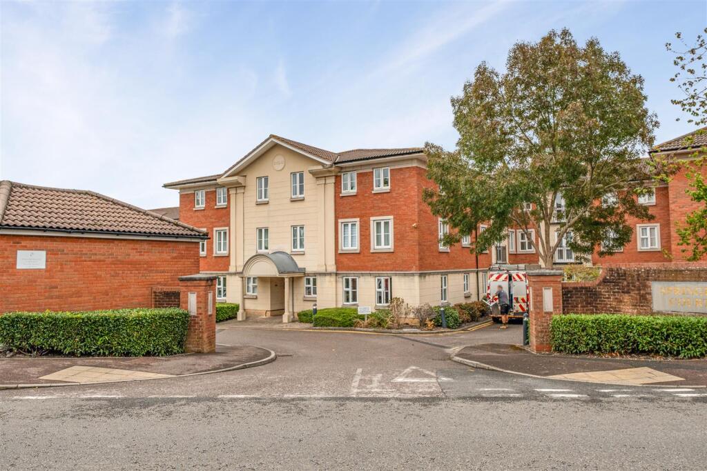 Apartment in Bristol - View 5