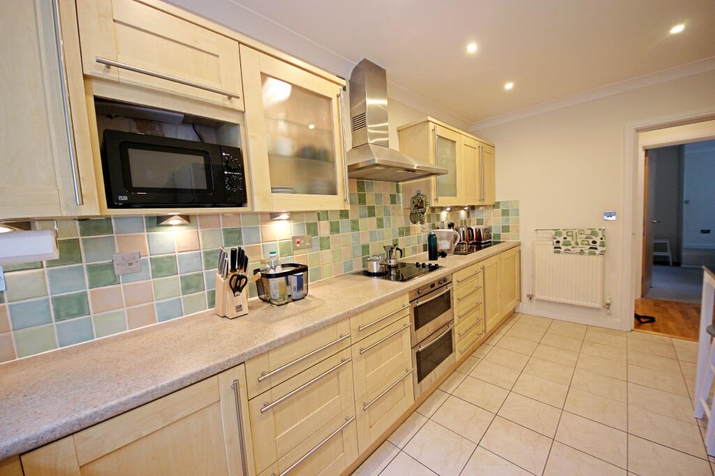 Apartment in Bournemouth, Westbourne - View 5