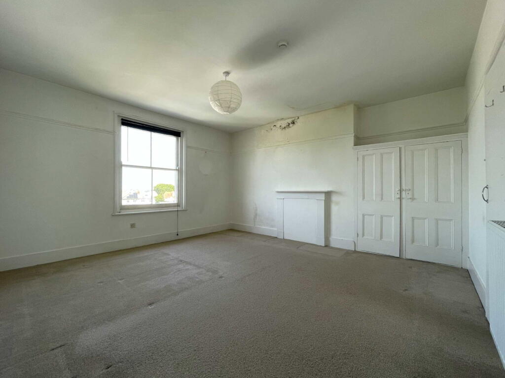 Clarendon Road, Southsea PO5 2JT - More
