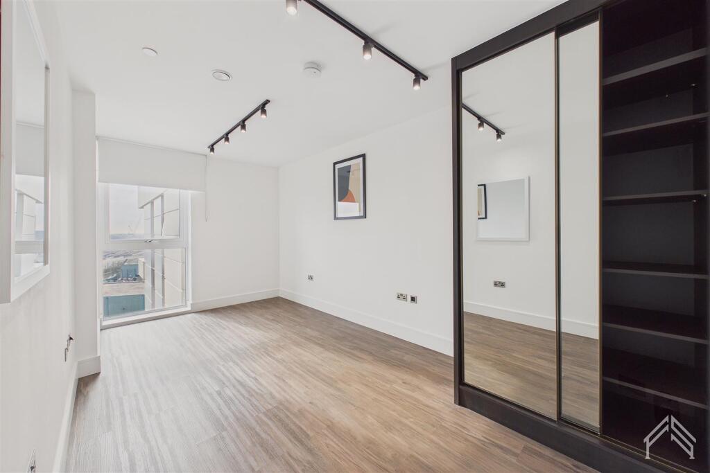 Apartment in London, Shepherd's Bush - View 4