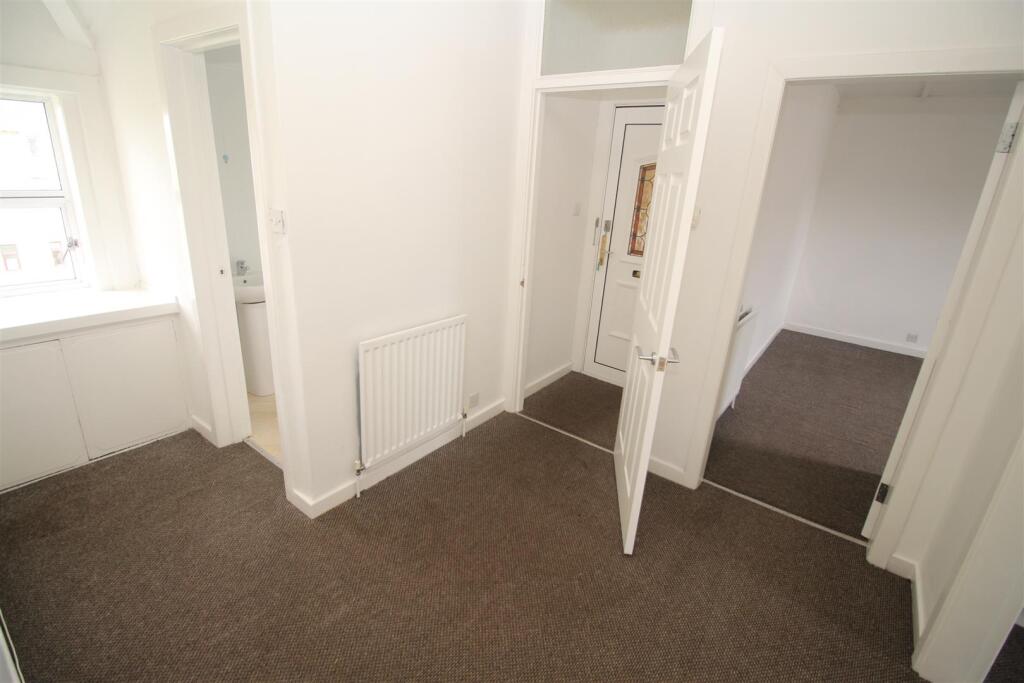 Apartment in Pine Street Greenock, Inverclyde - More