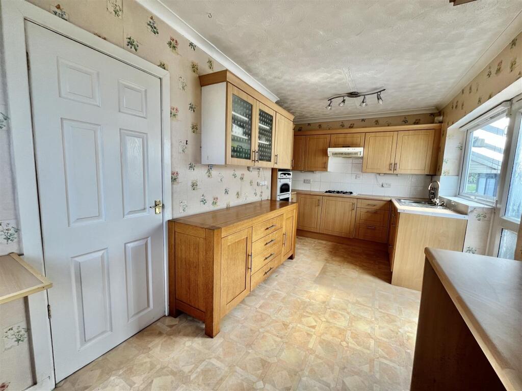 Pine Grove, Dukinfield photo 4