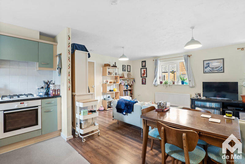 Knapps Crescent, Woodmancote, Cheltenham, GL52 photo 2