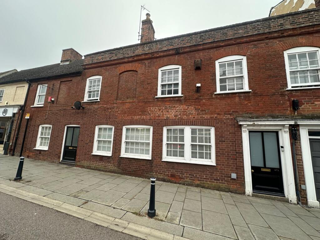 2-bed flat on High Street, Royston, SG8, £250,000