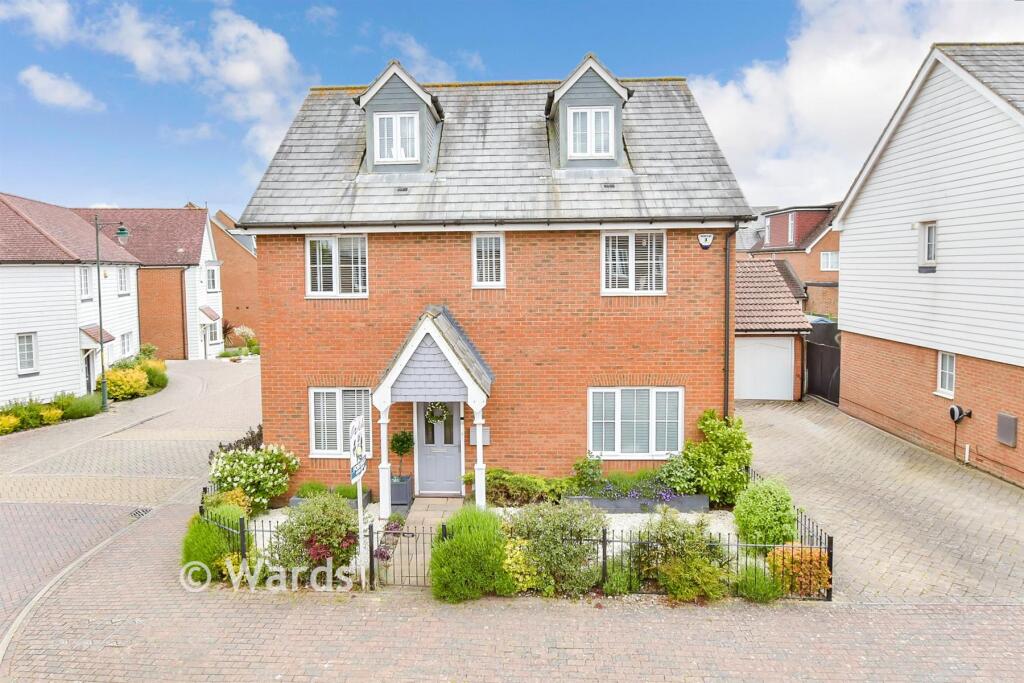 5-bed detached on Hazen Road, Kings Hill, West Malling, Kent, £650,000