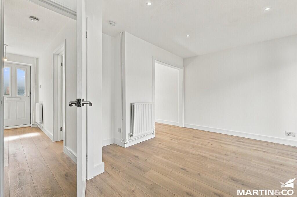 Belmonde Drive, Chelmsford photo 4