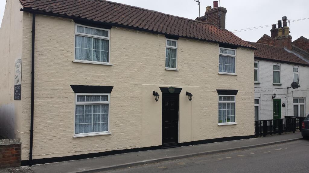 Main image of property: High Street, Hogsthorpe, PE24