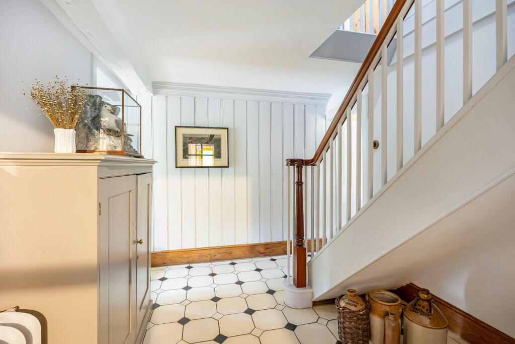 House in Newport - More