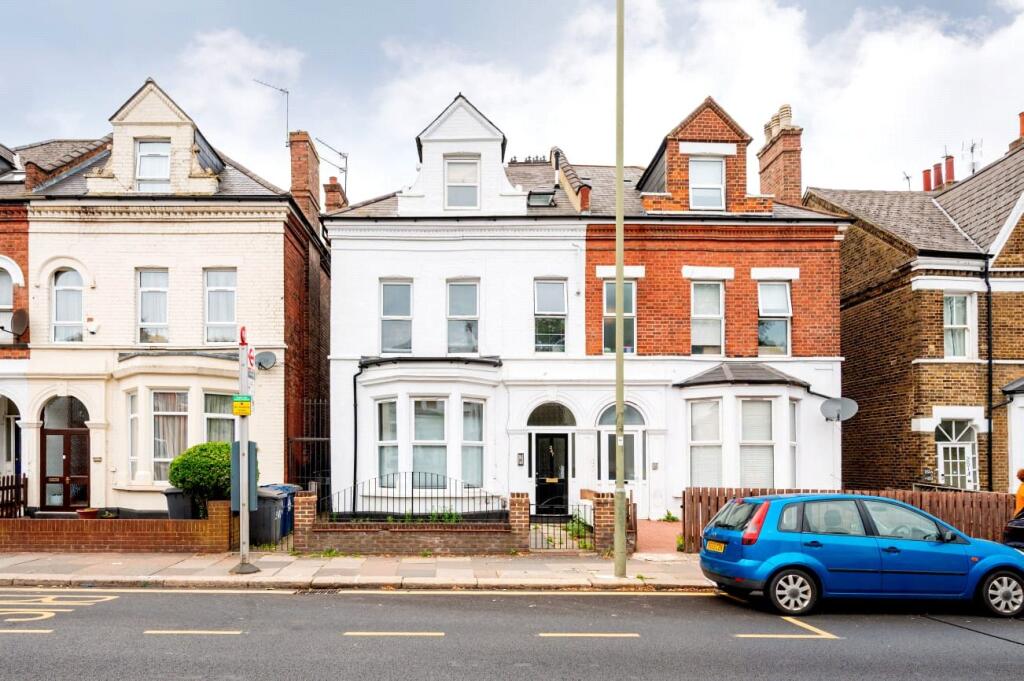Main image of property: Ballards Lane, London, N3