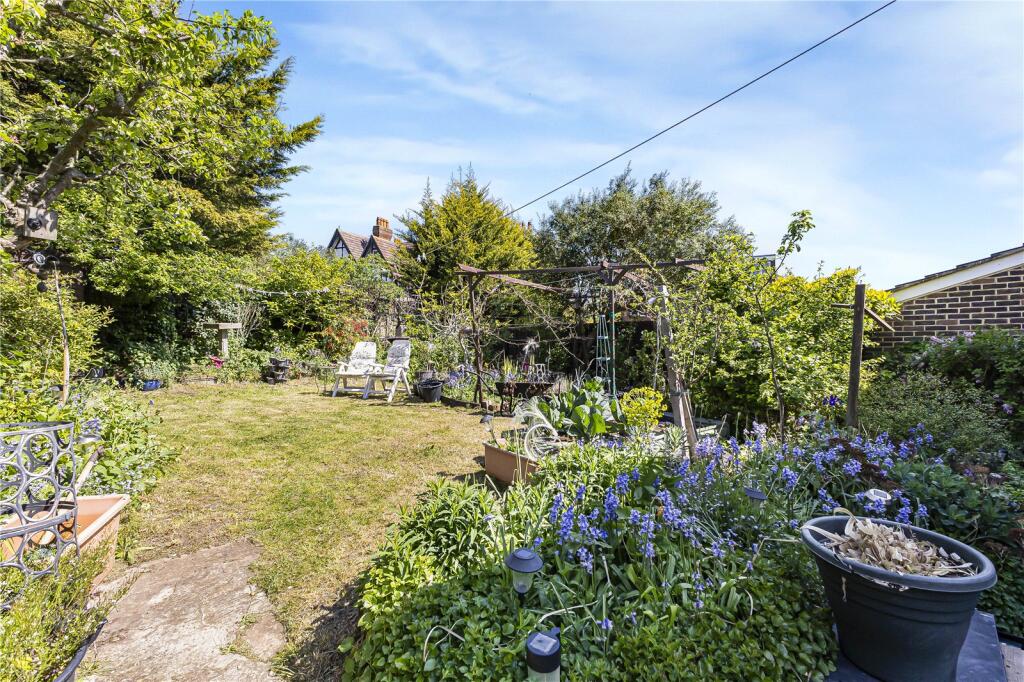 House in Swanley, Hextable - View 6