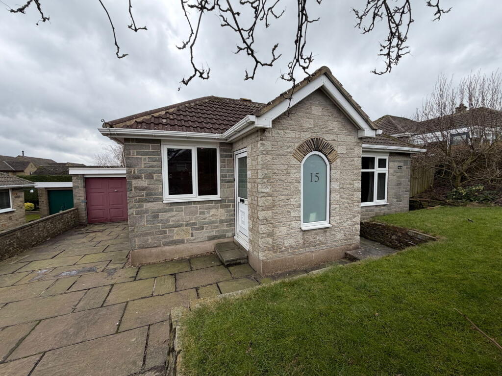3-bed detached on Greenside, Hoylandswaine, Sheffield, S36 7JH, £285,000