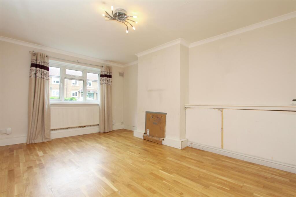 Haydon Drive, Pinner, HA5 photo 3