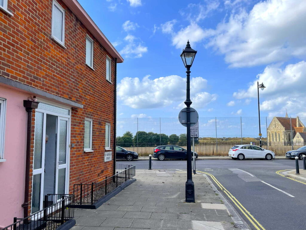 House in Portsmouth - View 5