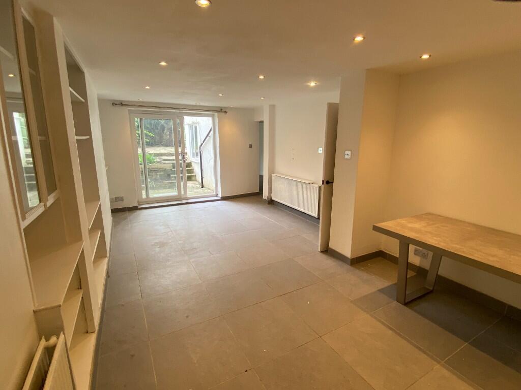 Trinity Road, London, SW17 photo 4