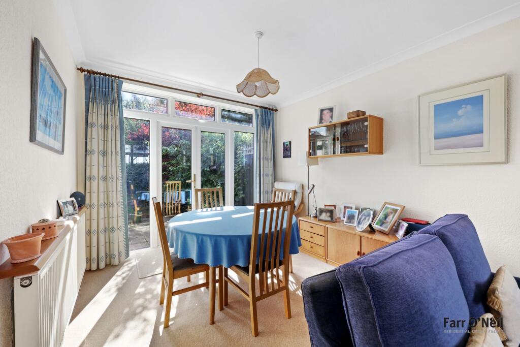 House in Epping Forest, Buckhurst Hill - More