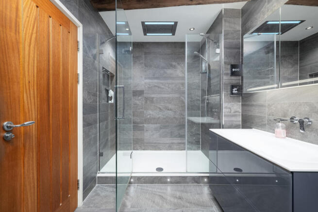 Walk-in Double Rain-head Shower