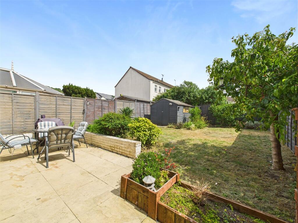 House in Gloucester - View 5