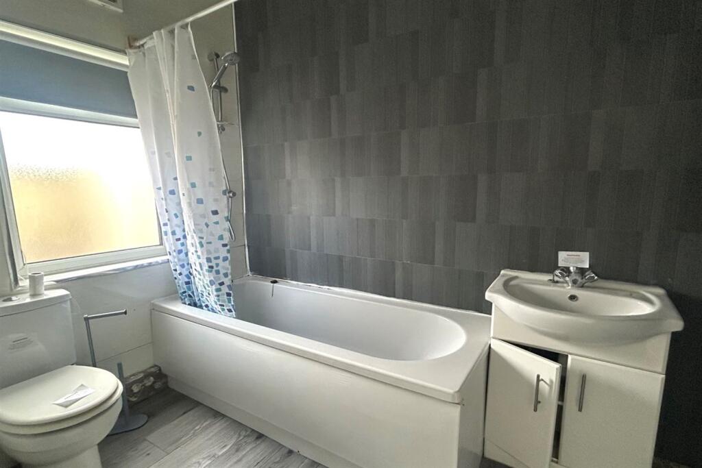 House in Sunderland - View 4
