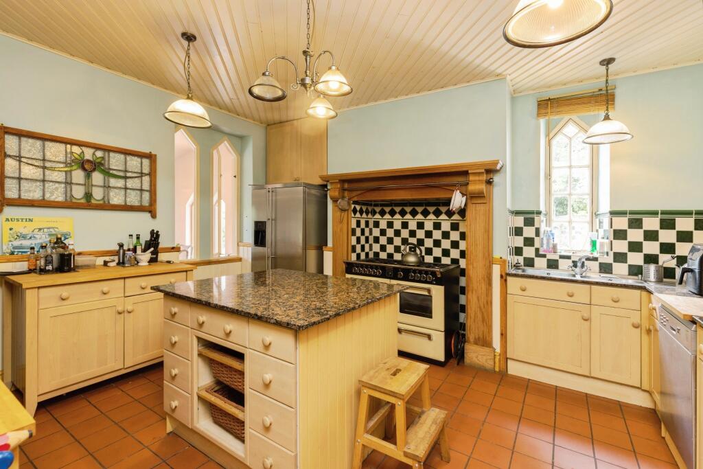 House in Kirklees, West Yorkshire - View 4