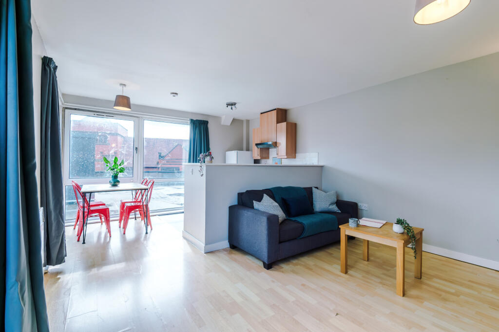 Apartment in Manchester, Fallowfield - View 2